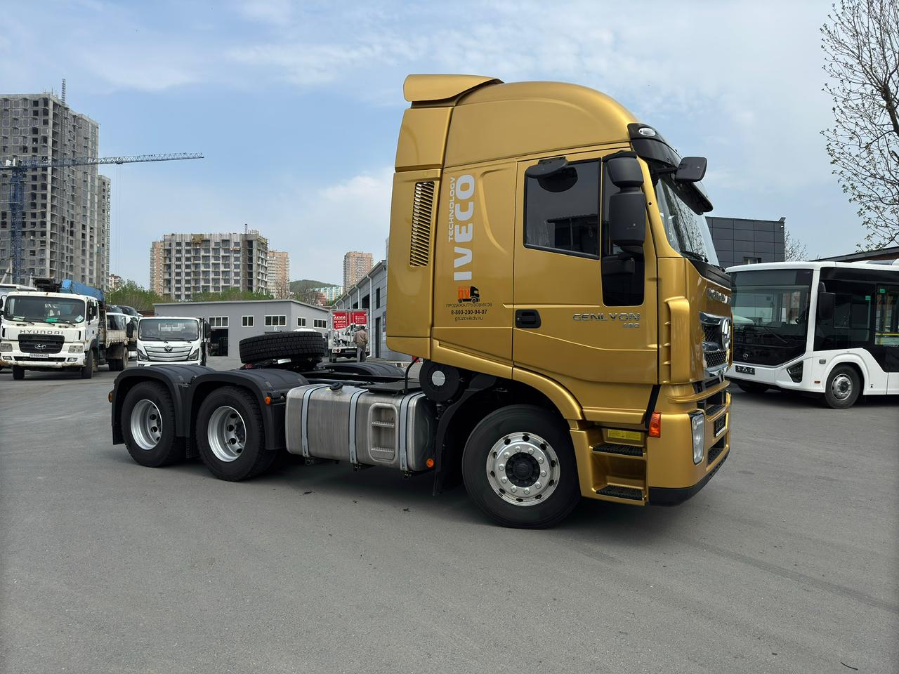 Hongyan Genlyon C500: Седельный тягач в продаже 