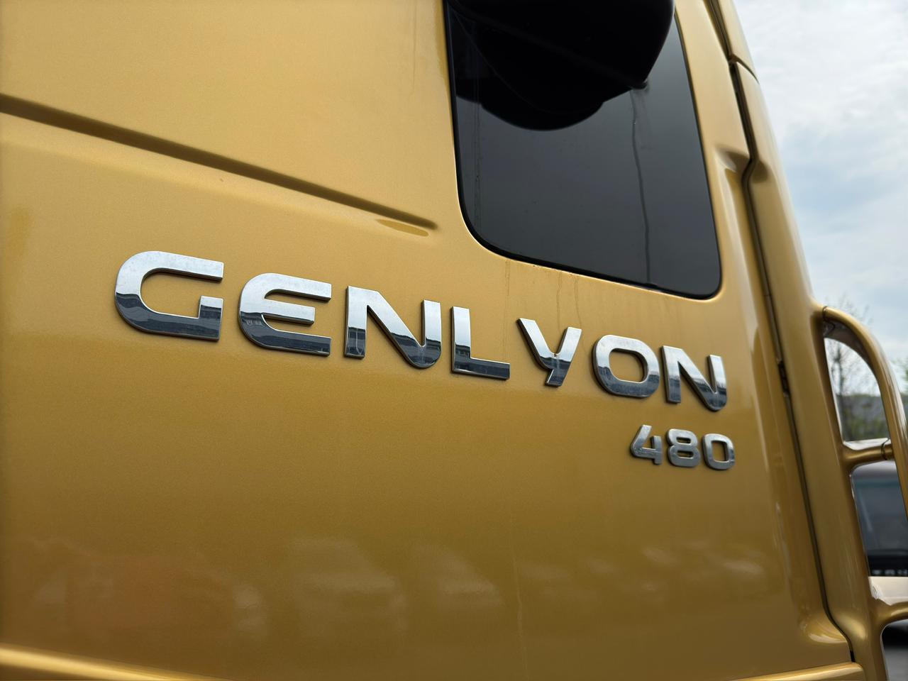 Hongyan Genlyon C500: Седельный тягач в продаже 
