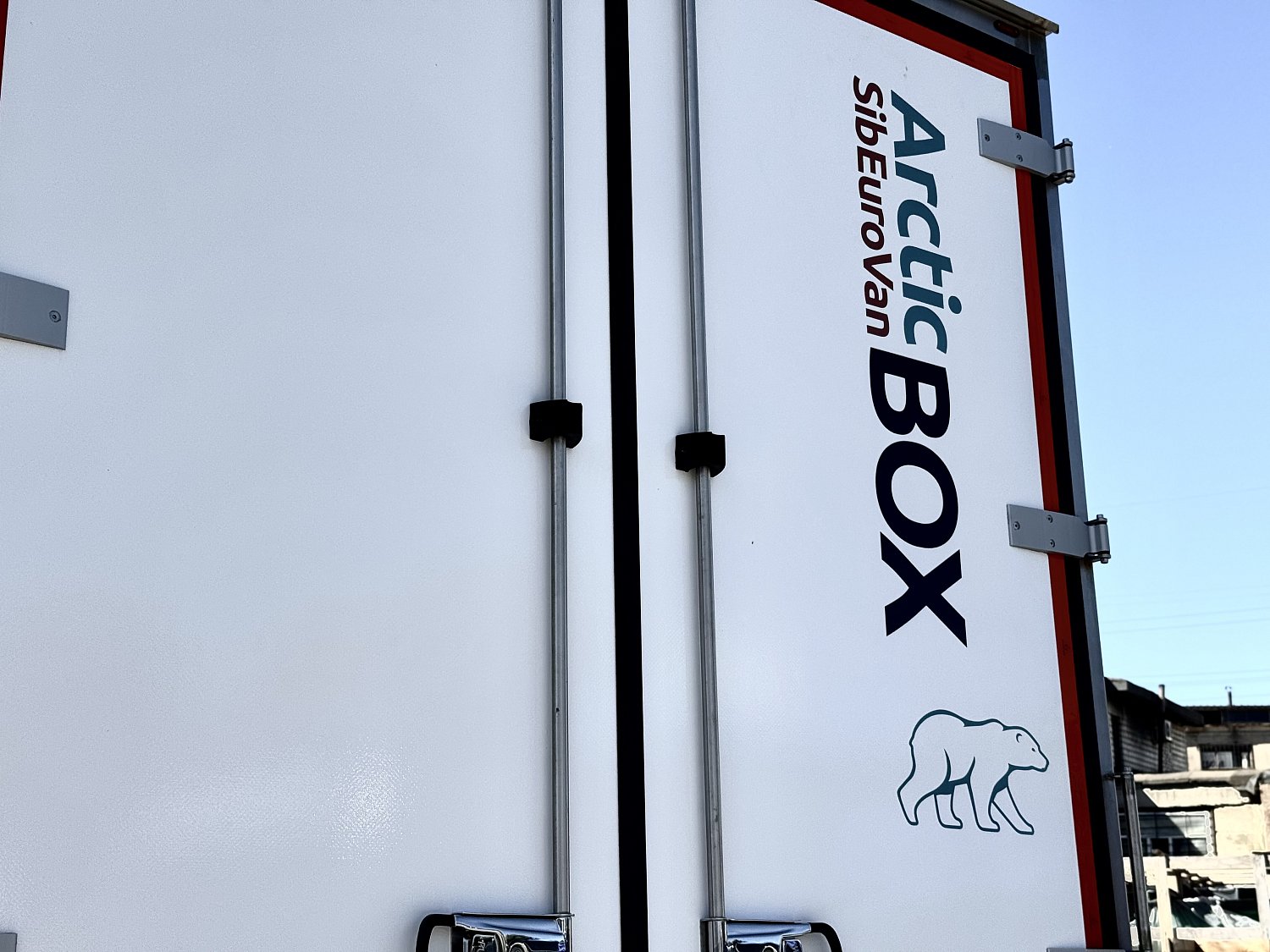 DongFeng C120N с изотермическим фургоном
