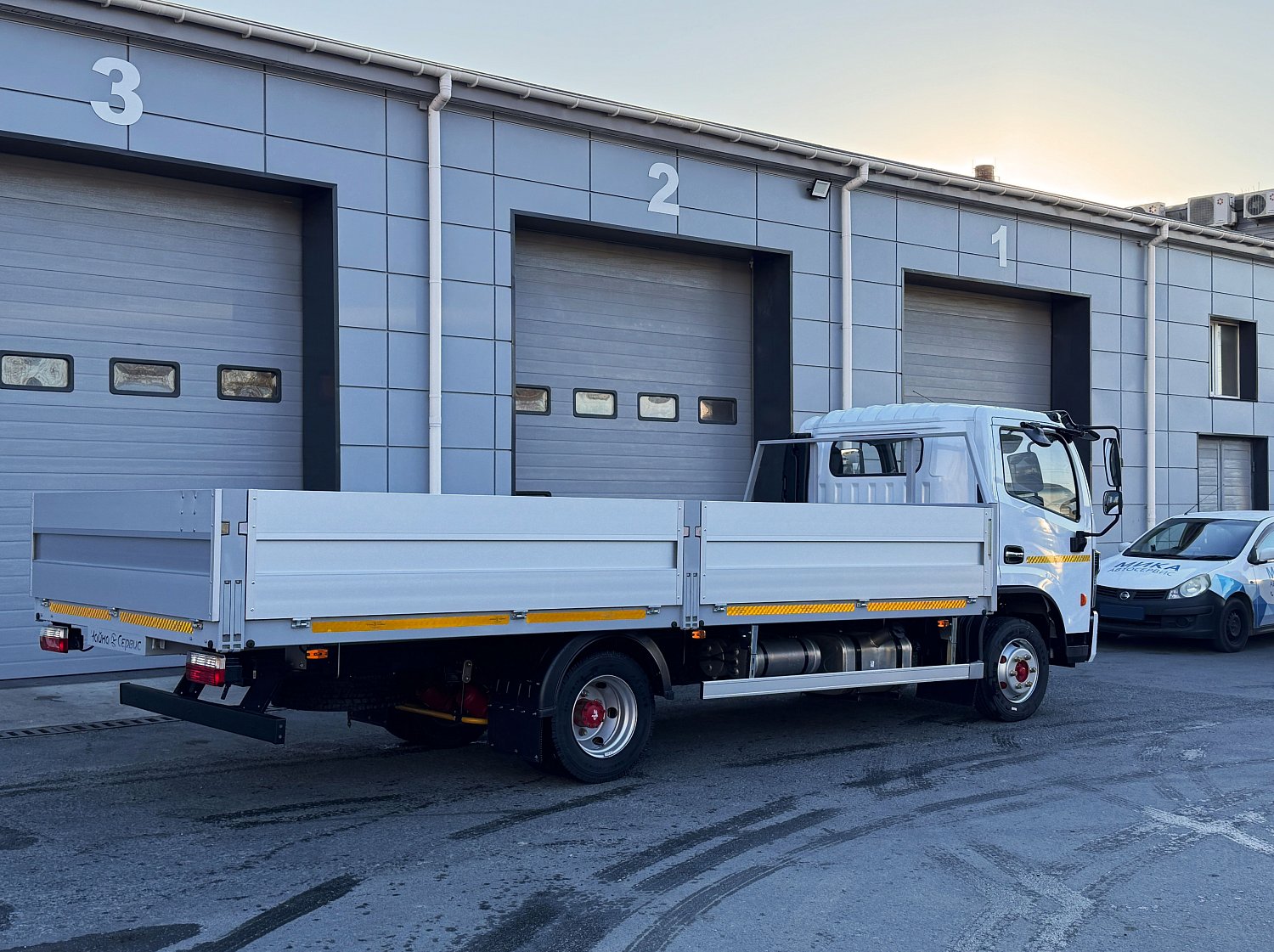 Бортовой грузовик DongFeng Z80L