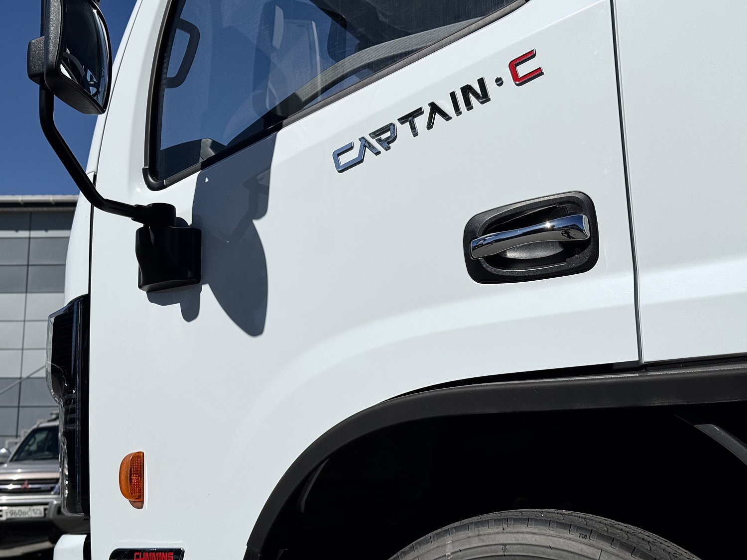 DongFeng C120N с изотермическим фургоном