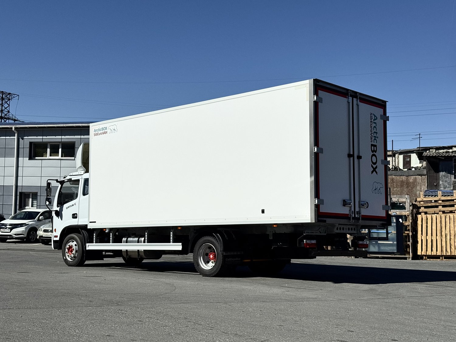 DongFeng C120N с изотермическим фургоном