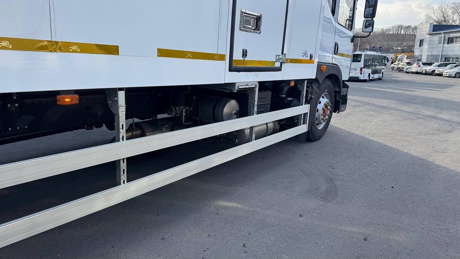 Изотермический фургон DongFeng C180LA